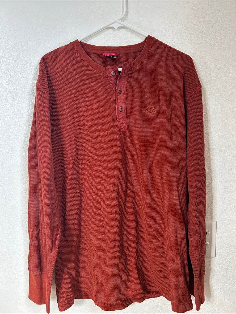 The North Face Men's Long-Sleeve Henley Thermal - Rust orange